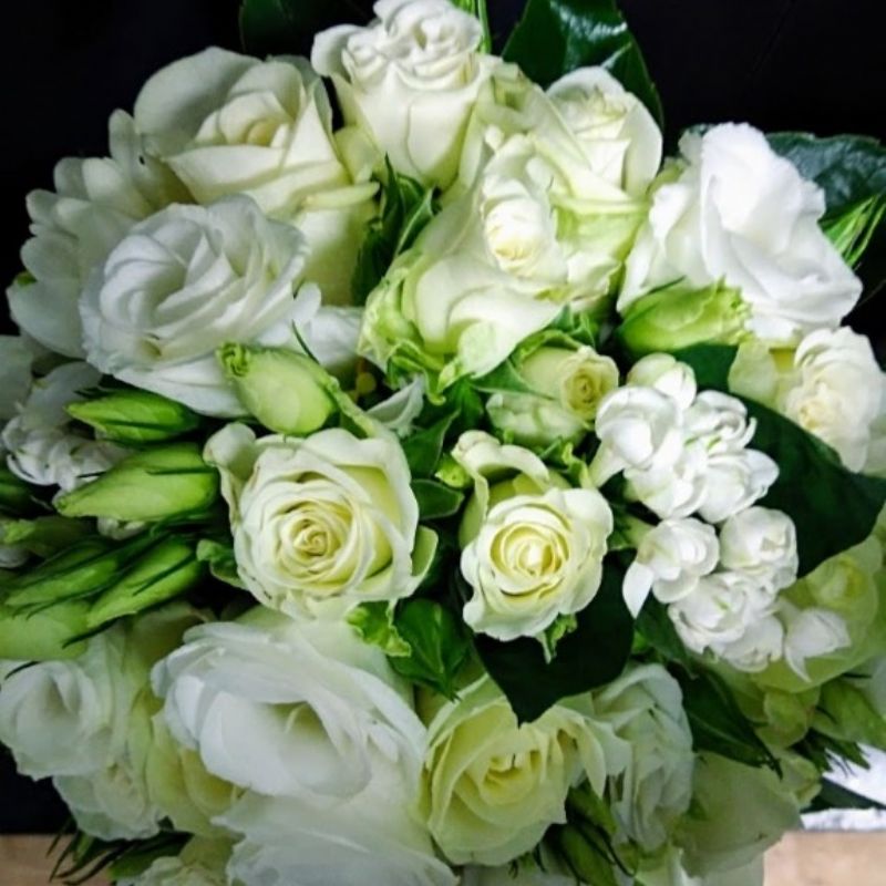Svatební kytice Bílá láska