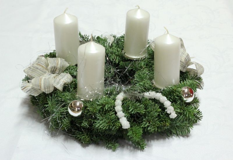 Adventní věnec - bílý