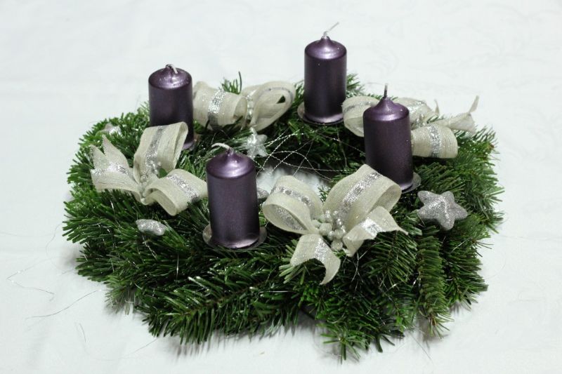 Adventní věnec - fialovobílý