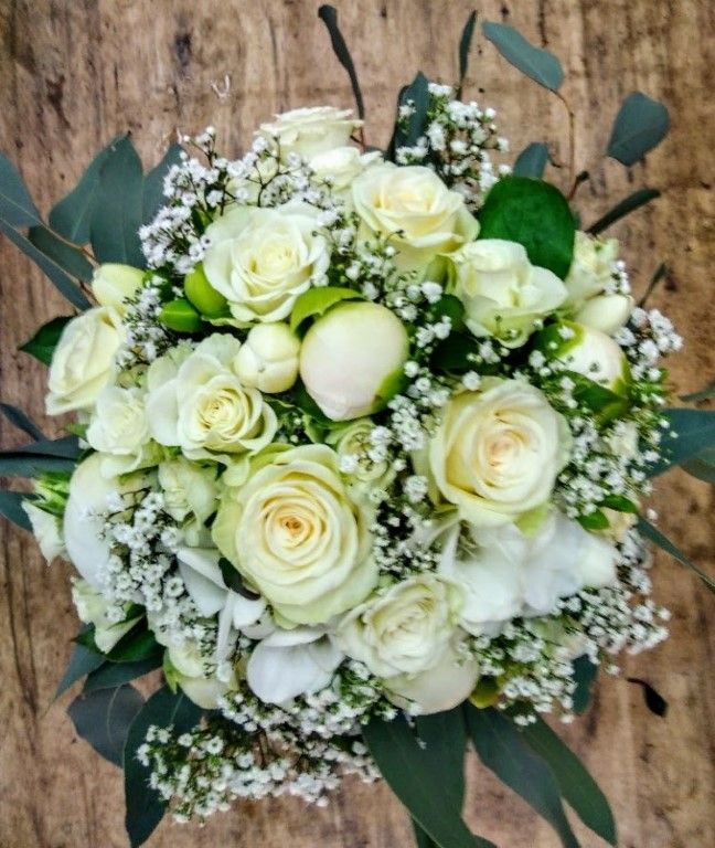 Svatební kytice Sněhově bílá