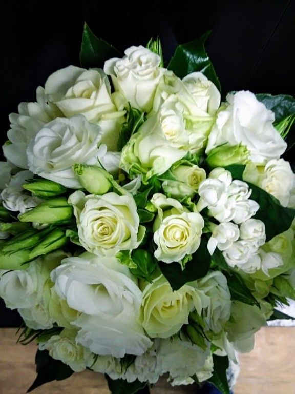 Svatební kytice Bílá láska